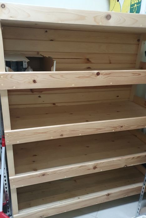 Масивни дървени стелажи, може и поотделно