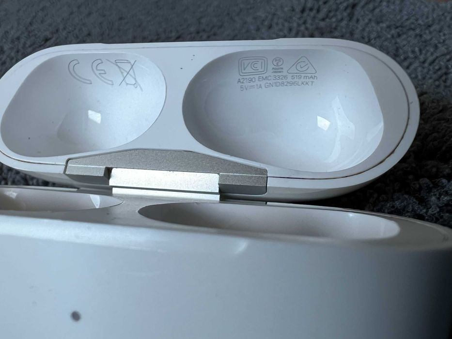 Vând căști Apple AirPods Pro 1
