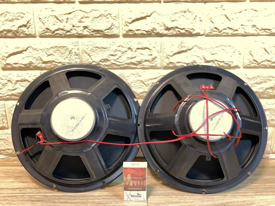 Продам 2 динамика