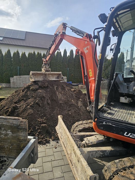 Inchiriez Excavator 3T - Suceava (Fără/Cu Operator)