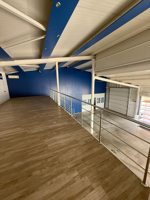 De închiriat spatiu comercial cu parcare (900 mp) Focșani