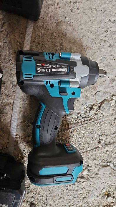 Гайковерт Royal с 2 батерии 36V/8.0Ah Li-Ion 850N в куфар