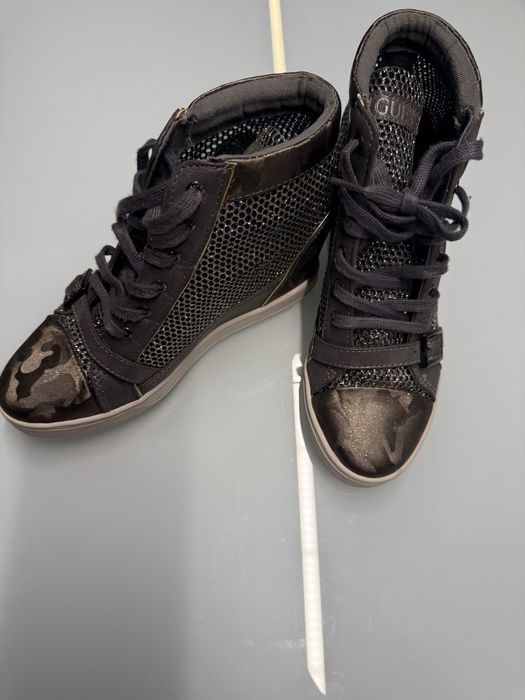 Кецове на платформа- Guess