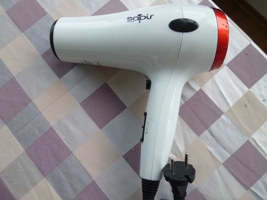 Сешоар за коса "Sapir" с 2 скорости - 2000W.