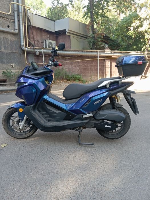 Продам скутер Jilang ADV