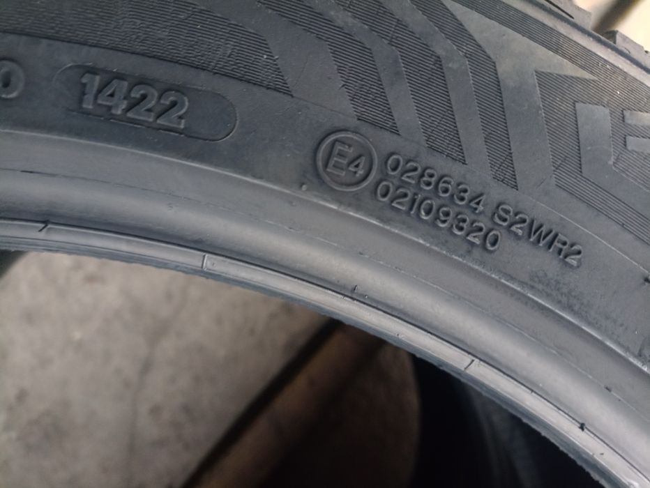 2 anvelope AllSeason Vredestein 235/45 R20 dot 1422