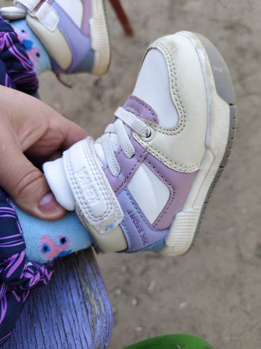 Продам детскую обувь