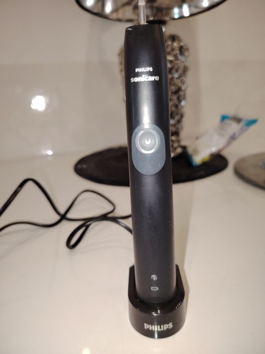 PHILIPS  електрическа четка за зъби