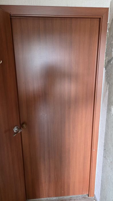 Продам межкомнатные двери.
