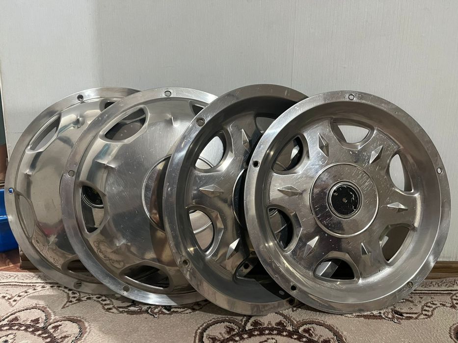 Продам колпак Ютонг