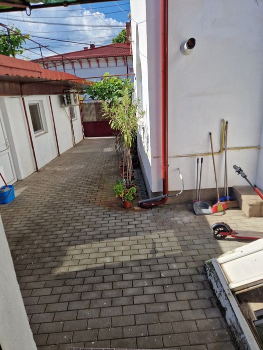 Închiriez casa spatiu comercial la intrarea in Piata Centrala Craiova