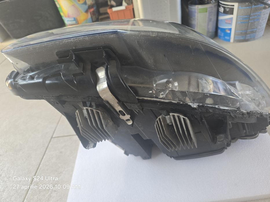 Far bmw f10 NFL BIXENON ADAPTIV  AN 2011 stanga fata