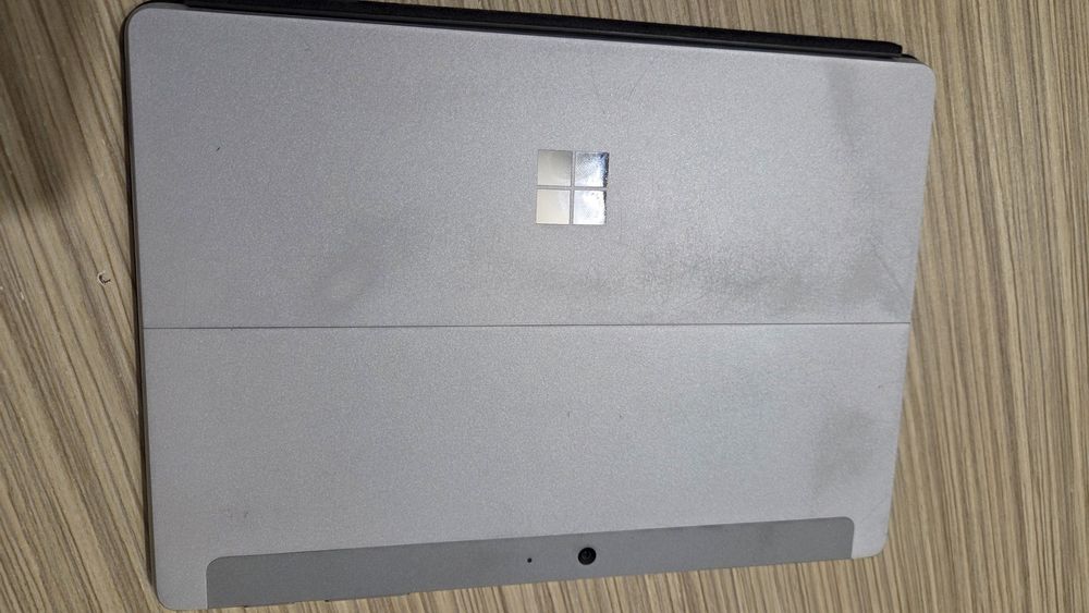 Microsoft Surface GO