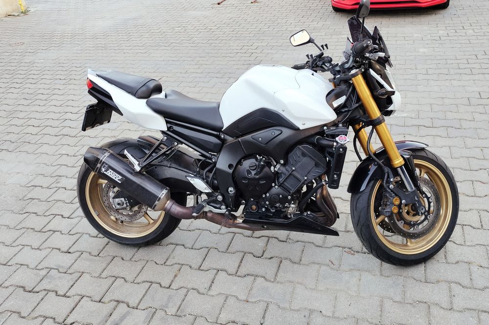 Motocicleta Yamaha FZ8
