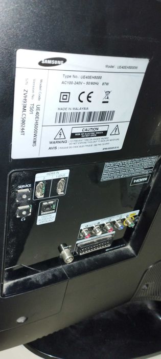 Телевизор Samsung 40" диагональ модели UE40