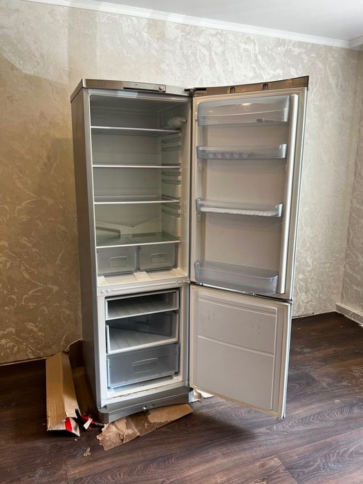 Холодильник Indesit
