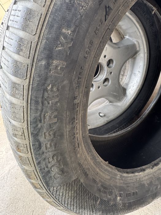Продам зимние шины бмв е34