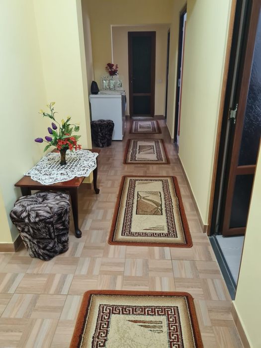 Apartament decomandat cu 3 camere