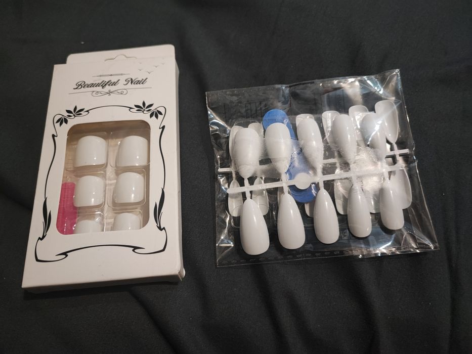 Unghii false pentru mâini sau picioare culoare alba