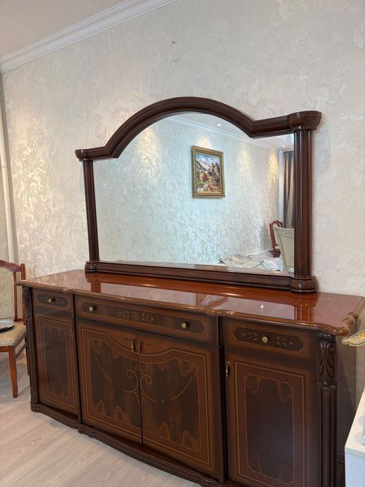 Продам сервант комод с зеркалом для зала