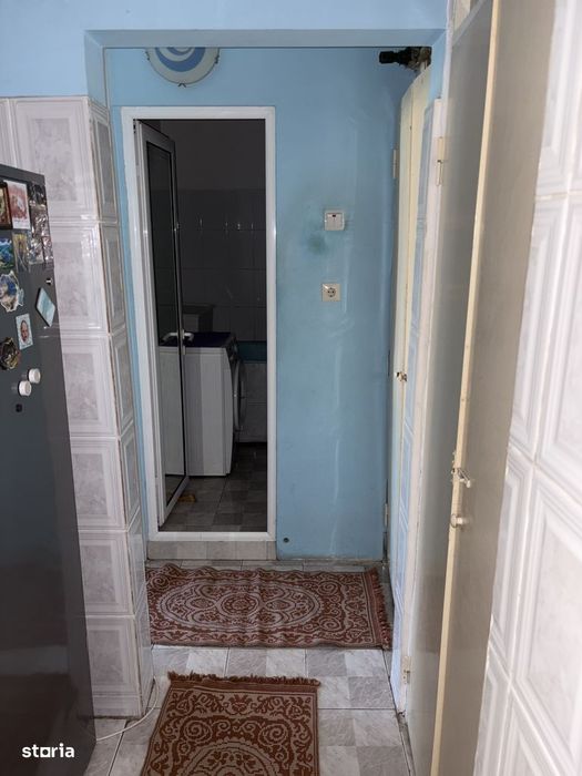 Vând apartament 2 camere, decomandat, zona Vidin