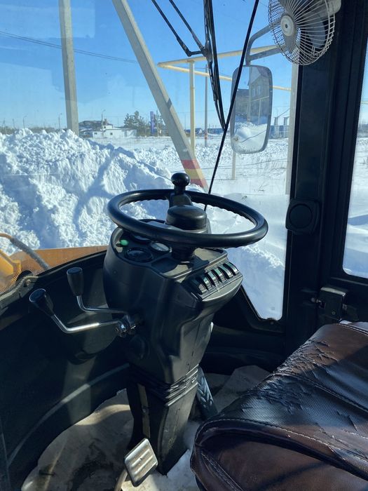 Продам фронтальный погрузчик