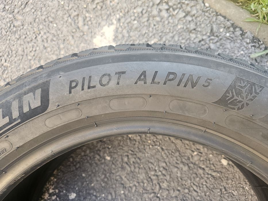4x Anvelope Iarna 215/55 R18 - 2x Michelin Pilot Alpin 5 + 2x Bridgestone - DOT 2020 / 2022 - Profil 6-7mm