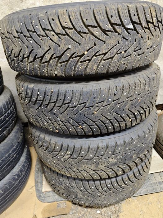 Резина зимняя шипованная