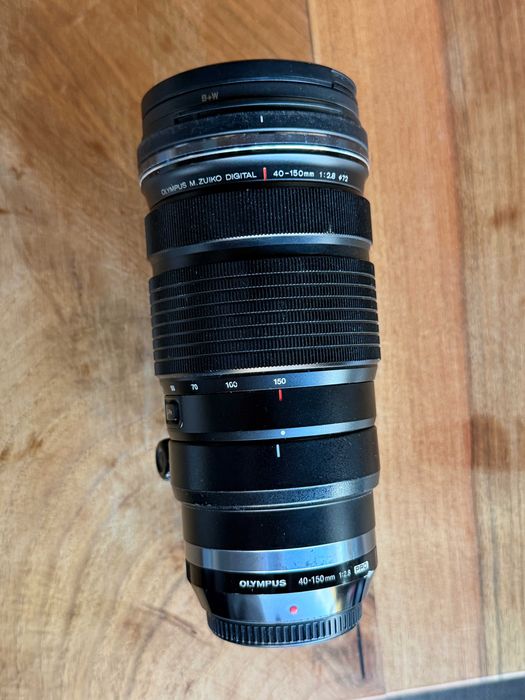 Продавам фотоапарат Olympus OM-D EM-1 M2 с обективи