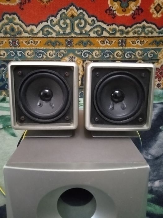 Сабвуфер Микролаб М-600.