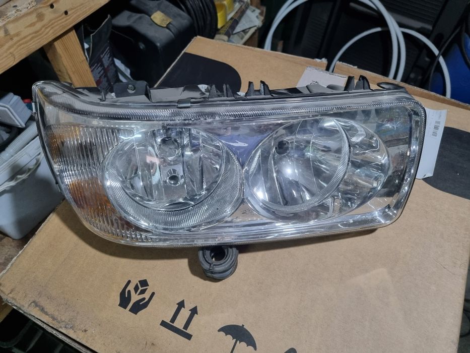 Фар за ДАФ десен