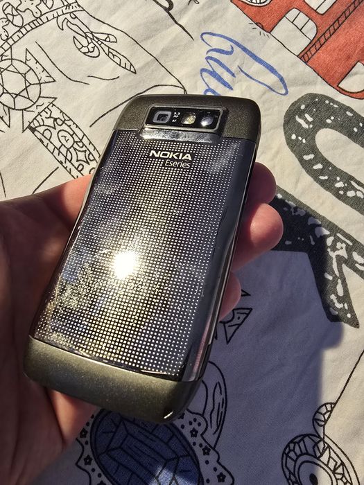 Nokia E Series E71