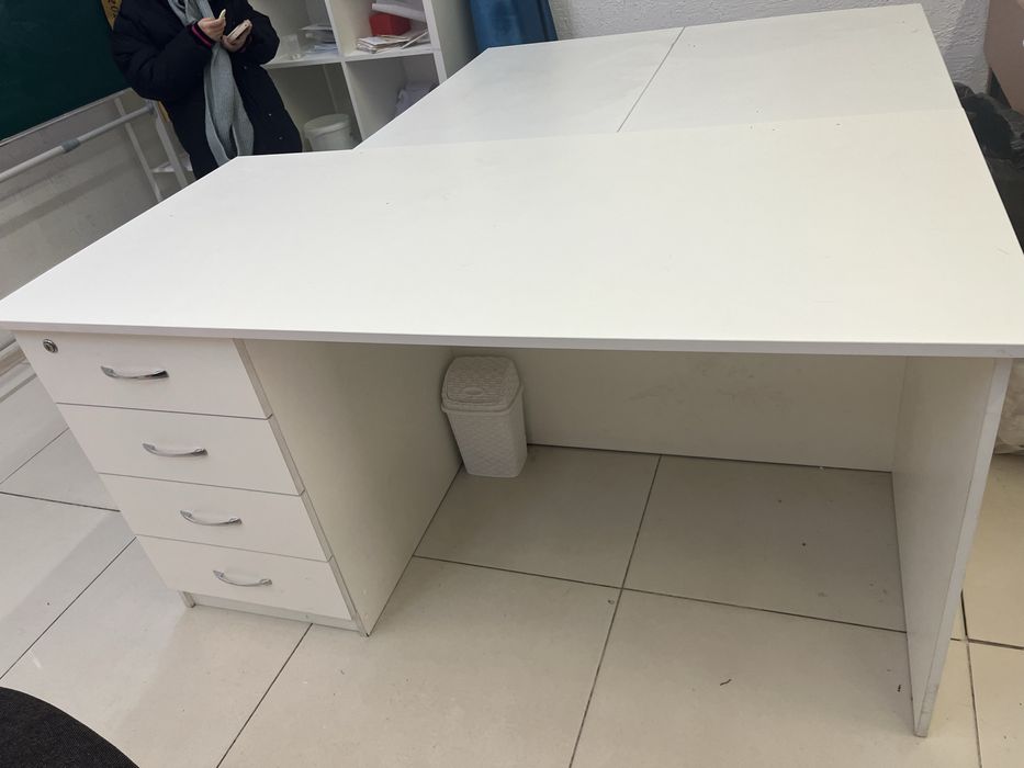 Продам стол парту