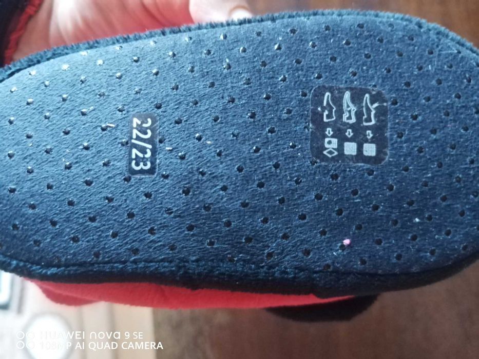 детски обувки 22