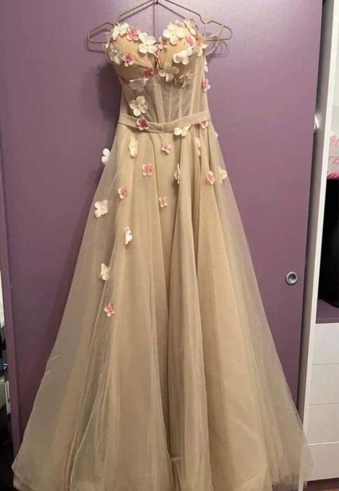 Бална Рокля за абитуриески бал