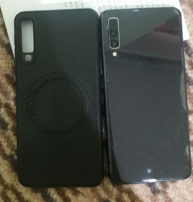 Samsung A 7 2018 yilda ishlab chiqarilgan