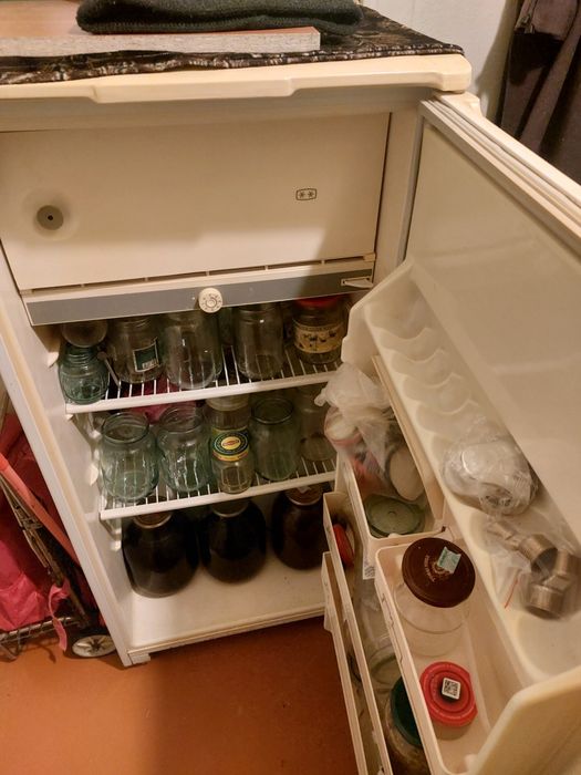 Холодильник Бирюса.