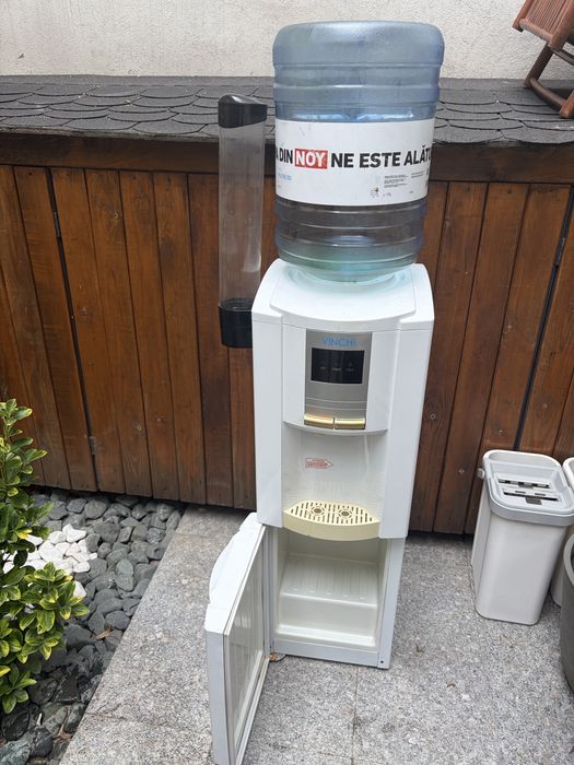 Dozator apa + mini frigider