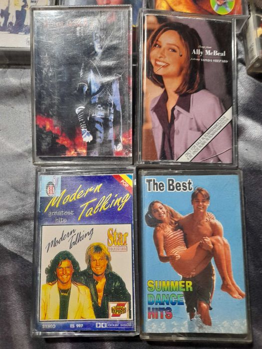 Pachet cu 9 casete audio cu bonus altele 9 la un pret excelent