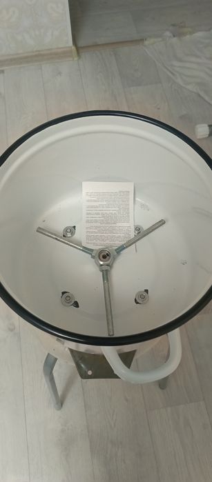 Келе тарынын кебыгын тазартат