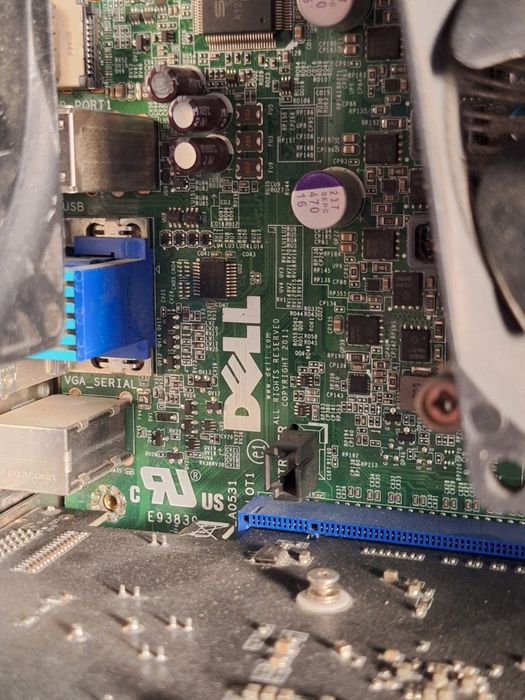 Vând/Schimb desktop Dell i5, 16 GB ddr