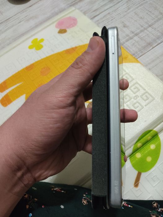 Самсунг А06 64гб почти новый