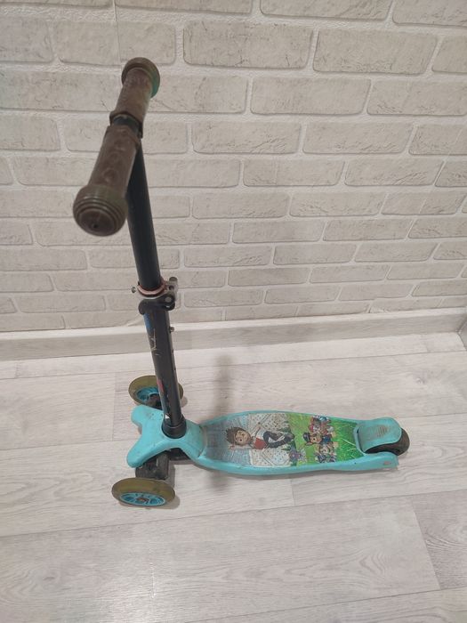 Продам самокат в рабочем состоянии.