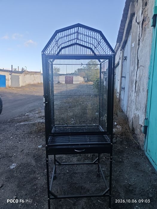 Продам клетку для попугаев