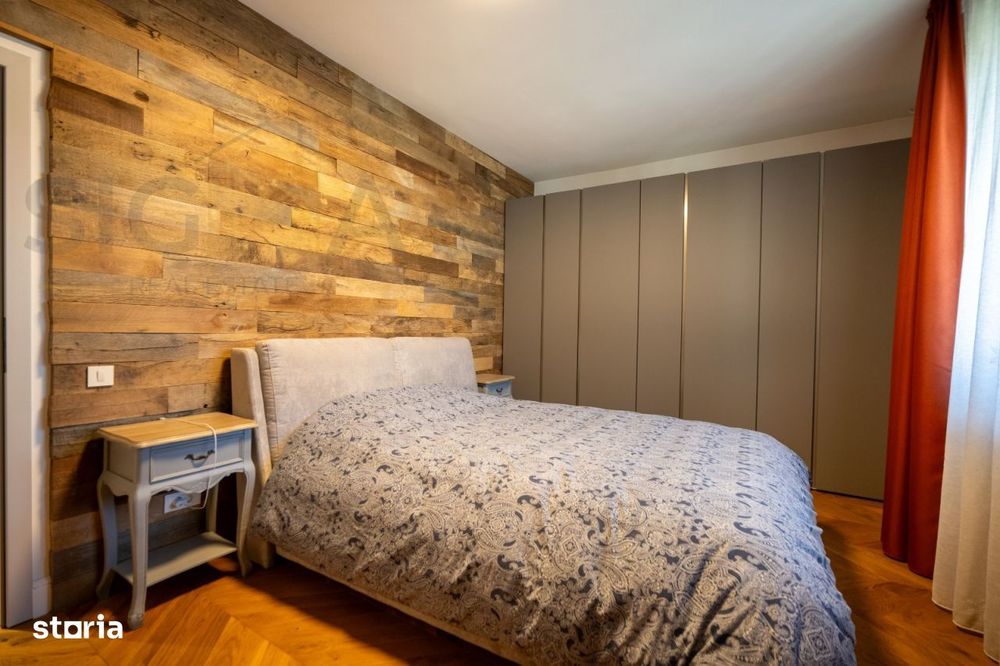 Apartament central, 4 camere, 100 mp, langa UMF