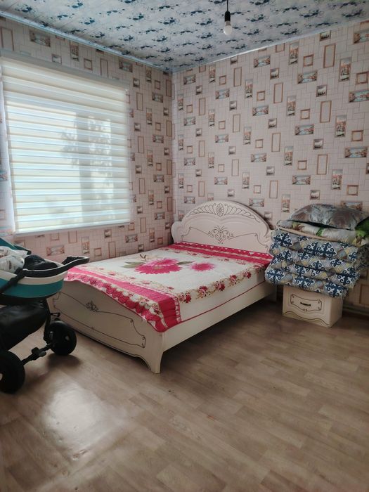 Срочно продам  Спальный гарнитур комплект.