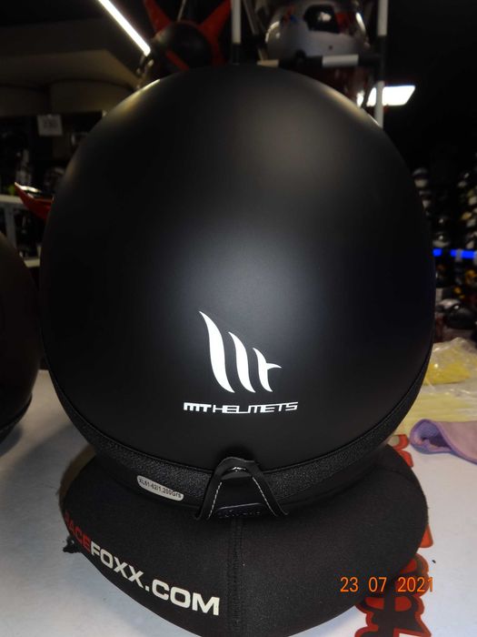 НОВО! Скутерски каски MT Helmets Le Mans 2 Pure скутер мото мотор