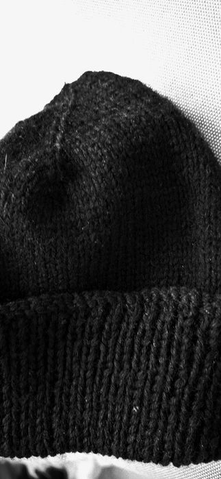 Caciula ( fes) barbati, tricotata manual