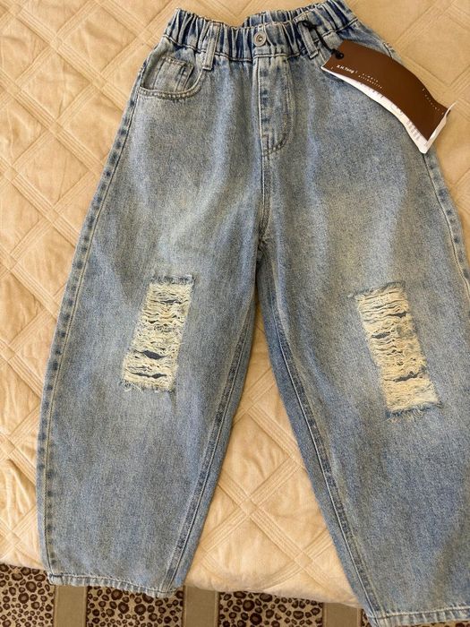 Продам джинсы на девочку