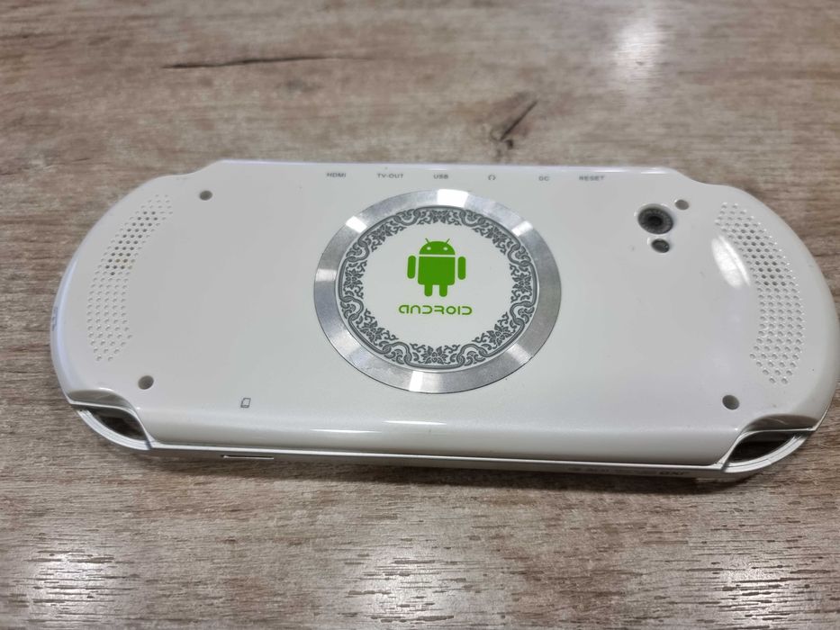 Гейм-конзолата - Портативна Android конзола